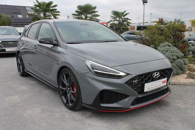 Grau Gebraucht 2022 Hyundai i30 N Performance Limousine | 29.490 € (Fairer Preis) - Bild 1/4
