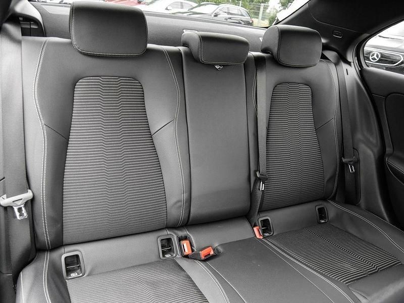 Gebraucht Mercedes A250 Progressive 224 PS (164 kW) 2019 Schwarz Limousine