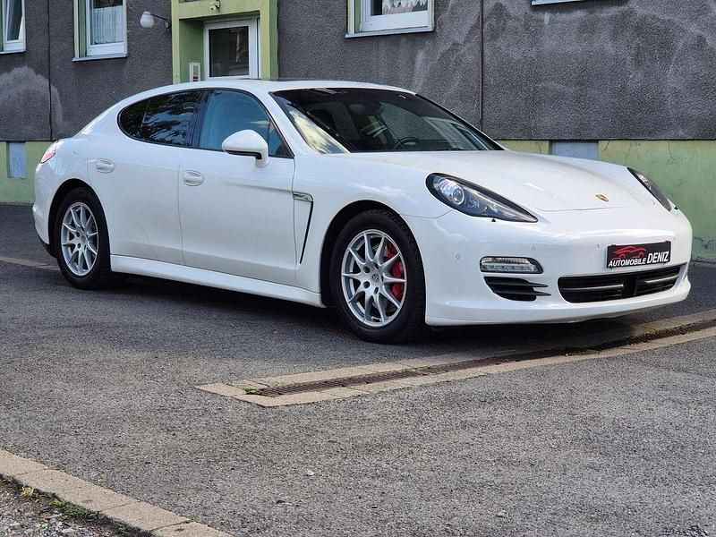 Gebraucht Porsche Panamera 250 PS (183 kW) 2012 Carraraweiß Kleinwagen