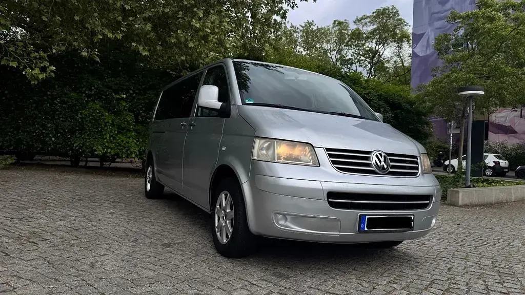 Usado VW Caravelle 131 CV (96 kW) 2005 Plateado Van