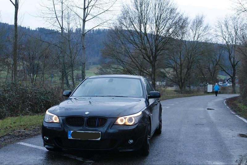 Schwarz Gebraucht 2009 BMW 525 M Sport Limousine | 9.200 € (Teuer) - Bild 1/4