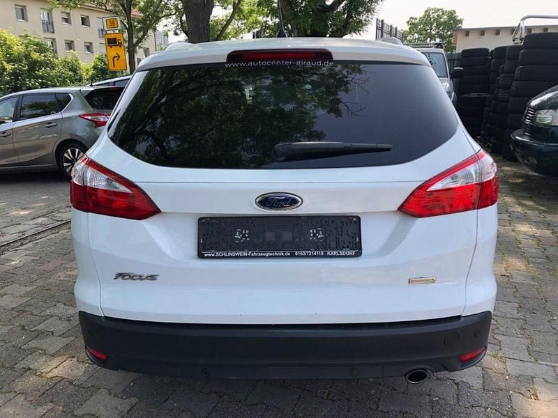 Gebraucht Ford Focus Titanium 182 PS (133 kW) 2014 Weiß Kombi