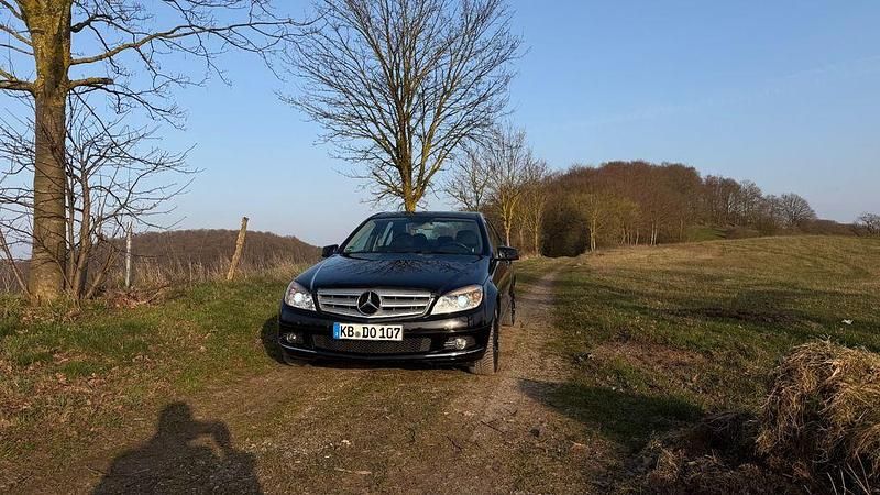 Gebraucht Mercedes C180 156 PS (114 kW) 2010 Schwarz Limousine