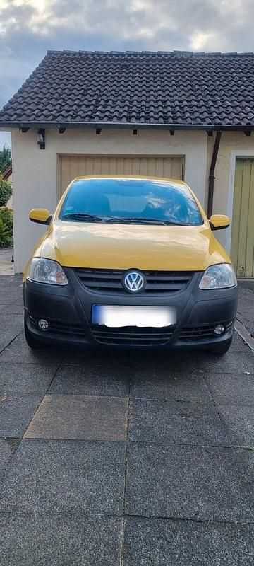 Gelb Gebraucht 2005 VW Fox Kleinwagen | 2.500 € (Fairer Preis) - Bild 1/4