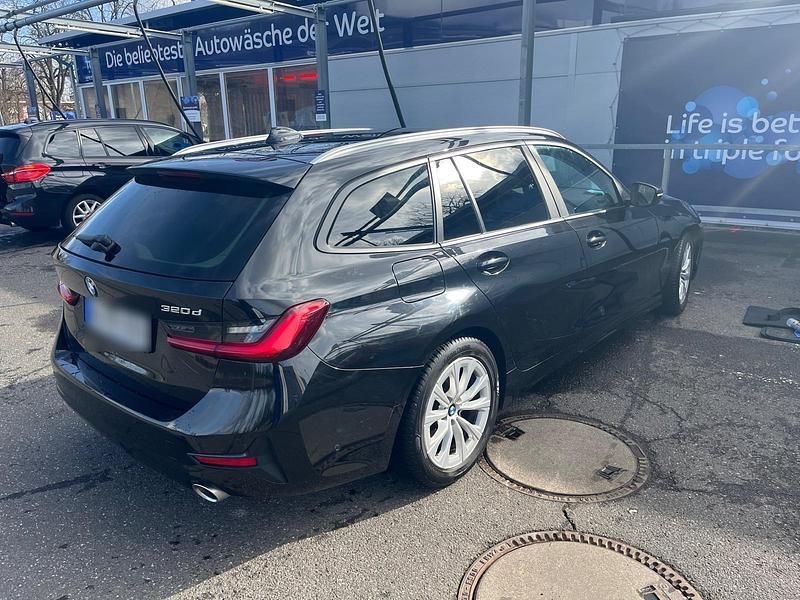 Gebraucht BMW 320 190 PS (139 kW) 2020 Schwarz Kombi