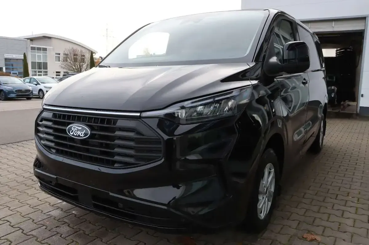 Uusi Ford Transit Custom Limited 232 HP (170 kW) 2026 Valkoinen Nouto