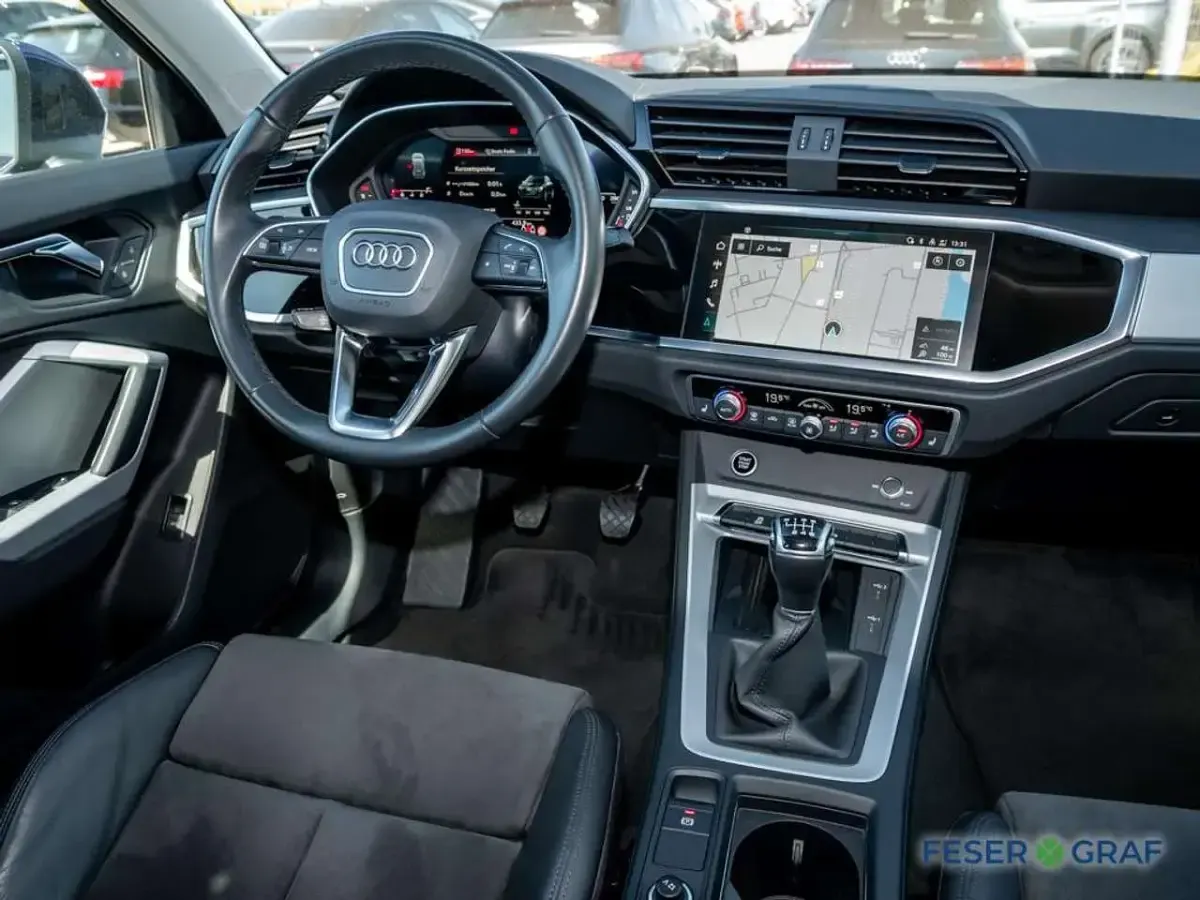 Gebraucht Audi Q3 S-Line 150 PS (110 kW) 2023 Navarrablau metallic SUV
