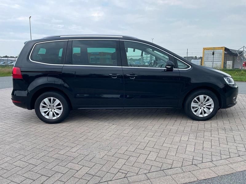 Gebraucht VW Sharan Comfortline 140 PS (102 kW) 2015 Schwarz Van / Kleinbus