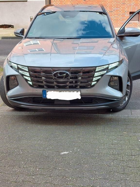 Silber Gebraucht 2023 Hyundai Tucson Edition 30+ SUV | 24.500 € (Superpreis) - Bild 1/4