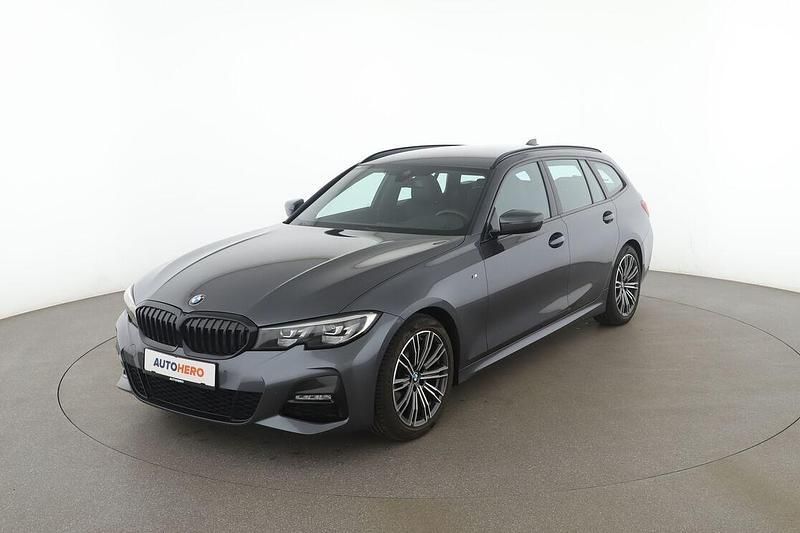 Grau Gebraucht 2020 BMW 320 M Sport Kombi | 30.810 € (Fairer Preis) - Bild 1/3