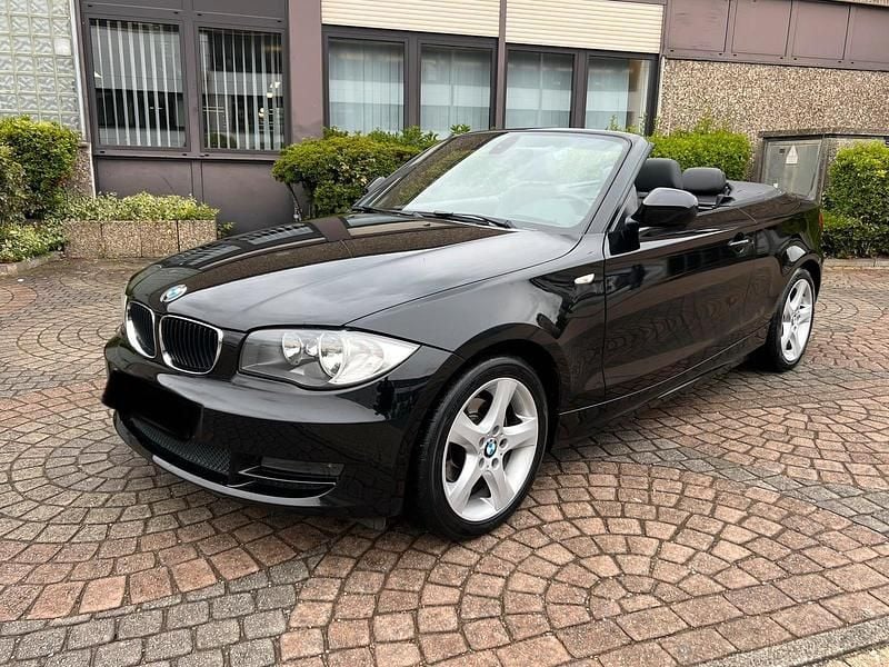 Gebraucht BMW 118 Cabriolet 143 PS (105 kW) 2010 Schwarz Cabrio