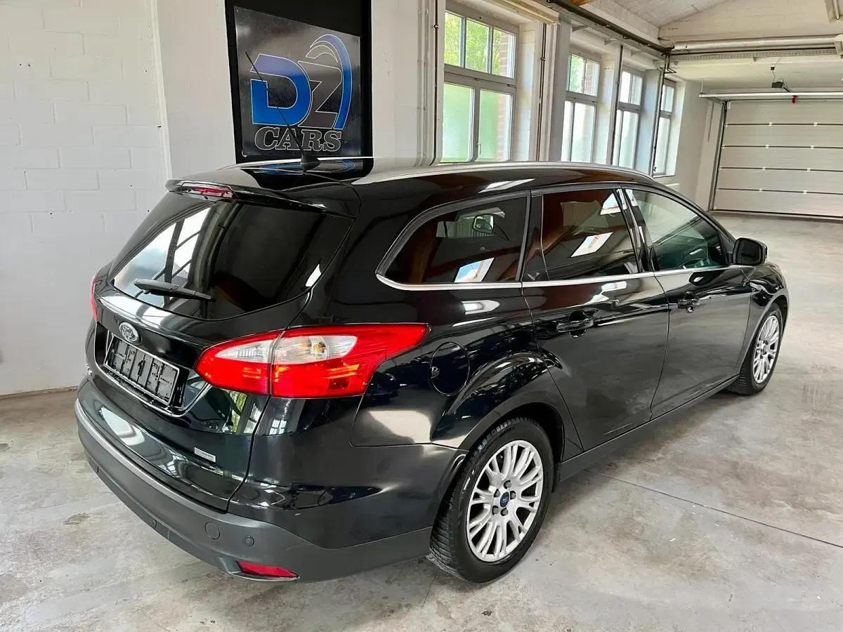 Gebraucht Ford Focus 116 PS (85 kW) 2011 Schwarz Kombi