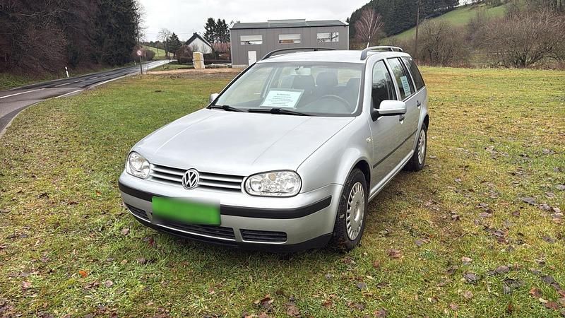 Silber Gebraucht 2001 VW Golf IV Kombi | 2.690 € (Etwas zu teuer) - Bild 1/4