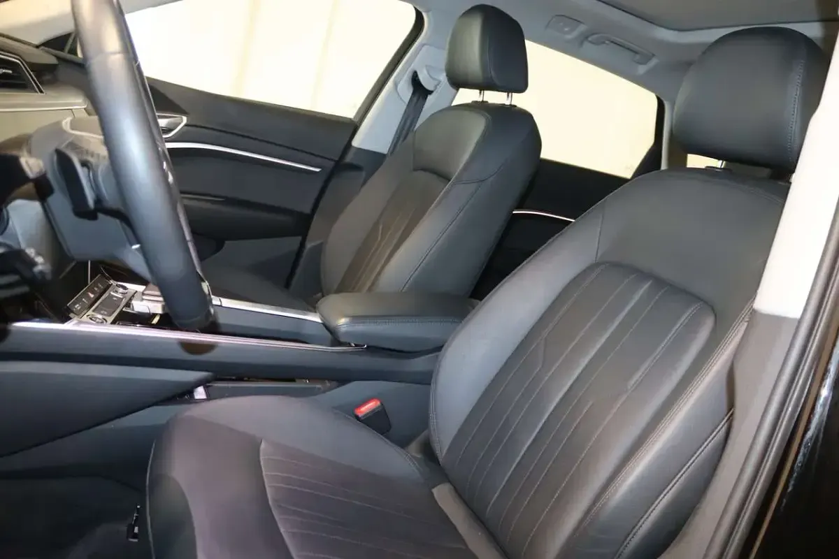 Gebraucht Audi e-tron 230 kW (313 PS) 2022 Brillantschwarz SUV