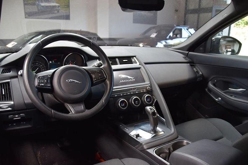 Gebraucht Jaguar E-Pace R-Dynamic 179 PS (131 kW) 2019 Grau SUV