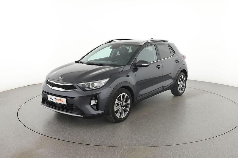 Grau Gebraucht 2020 Kia Stonic Spirit SUV | 18.540 € (Fairer Preis) - Bild 1/3