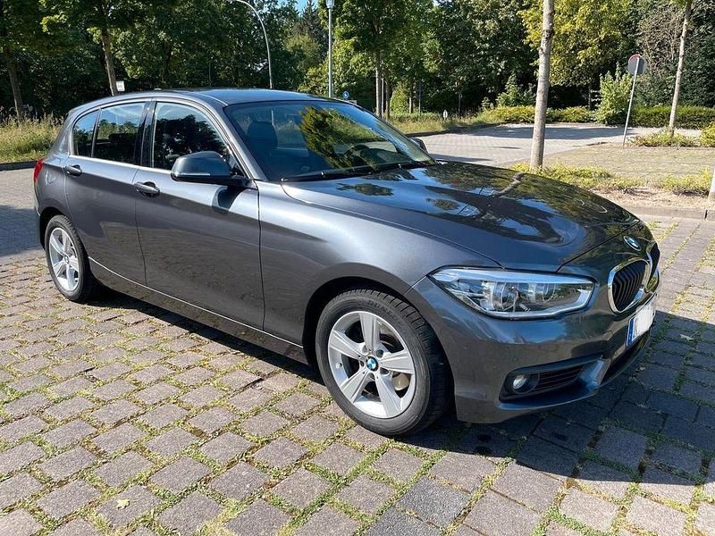 Grau Gebraucht 2018 BMW 120 Kleinwagen | 15.000 € (Guter Preis) - Bild 1/4