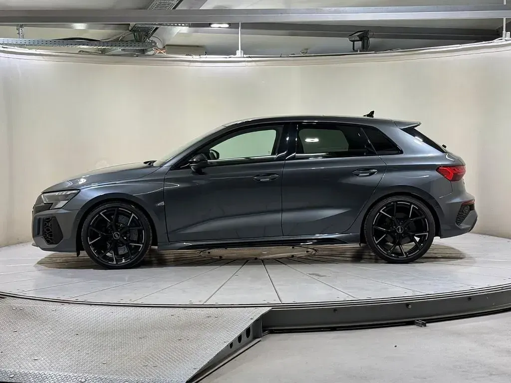 Gebraucht Audi RS3 Sportback Sport 400 PS (294 kW) 2023 Grau Kleinwagen