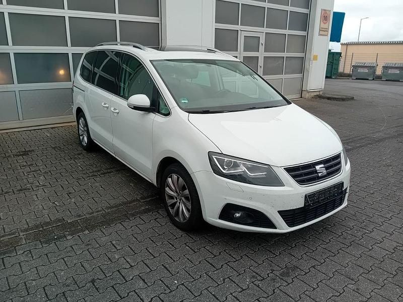 Weiß Gebraucht 2018 Seat Alhambra Style Van / Kleinbus | 10.390 € (Superpreis) - Bild 1/4
