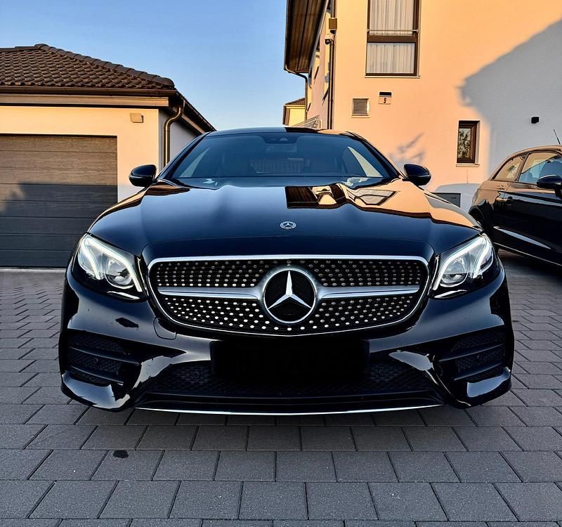 Second-hand Mercedes E220 AMG 194 CP (142 kW) 2017 Negru Coupe
