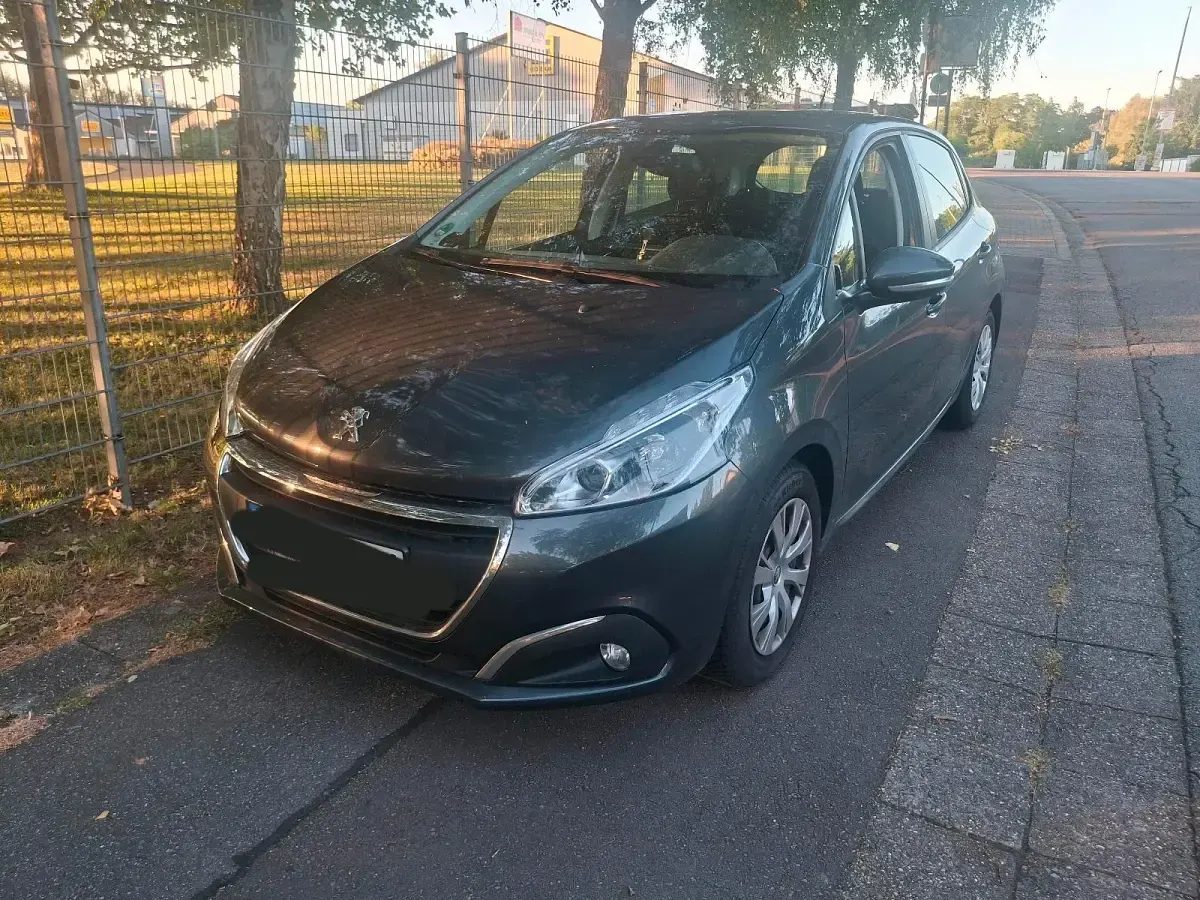 Gebraucht Peugeot 208 Urban Move 68 PS (50 kW) 2016 Andere farben Kleinwagen