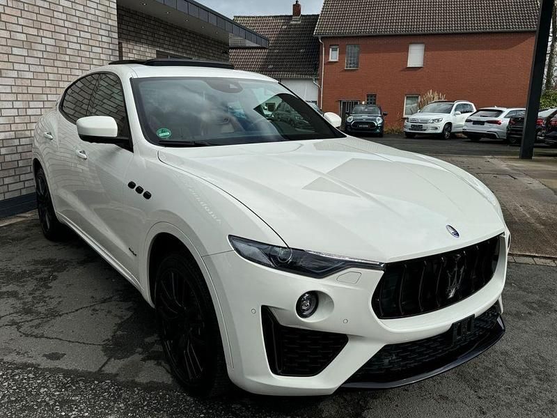Gebraucht Maserati Levante 430 PS (316 kW) 2018 Weiß SUV