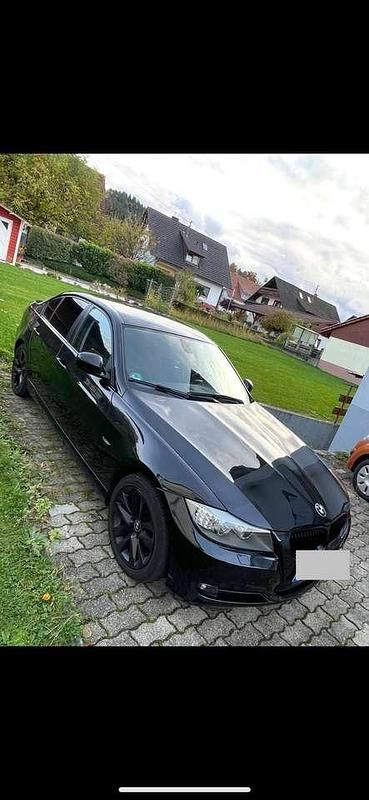 Gebraucht BMW 316 116 PS (85 kW) 2011 Schwarz Limousine