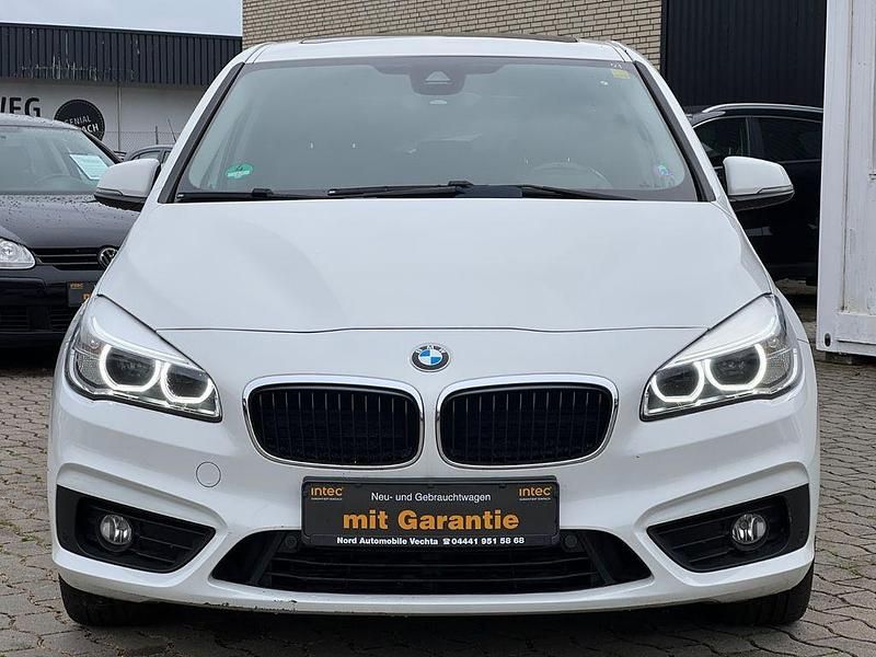 Gebraucht BMW 218 Active Tourer Basis 150 PS (110 kW) 2014 Weiß Van / Kleinbus
