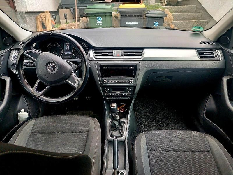 Gebraucht Skoda Rapid 105 PS (77 kW) 2014 Schwarz Kleinwagen