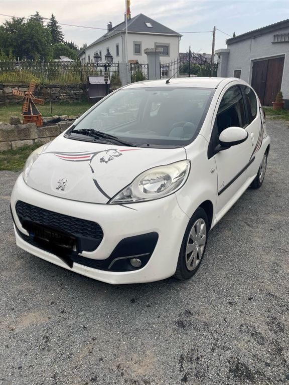 Weiß Gebraucht 2012 Peugeot 107 Kleinwagen | 2.500 € (Superpreis) - Bild 1/4