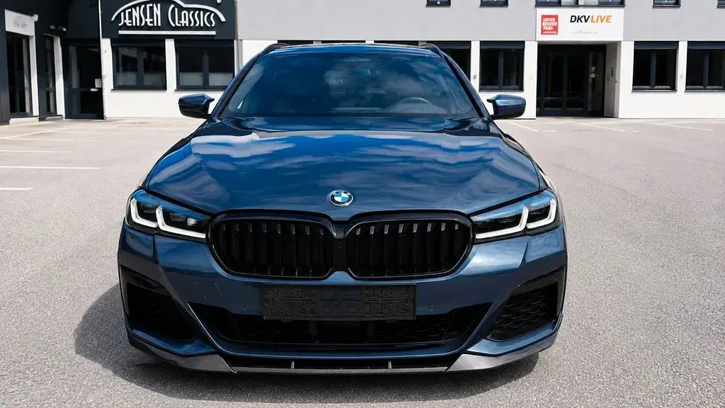 Gebraucht BMW 530 Performance 286 PS (210 kW) 2023 Blau Kombi