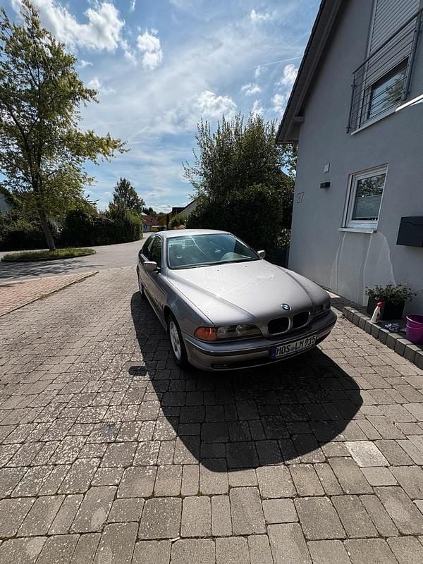 Grau Gebraucht 2000 BMW 520 Limousine | 2.000 € (Guter Preis) - Bild 1/4