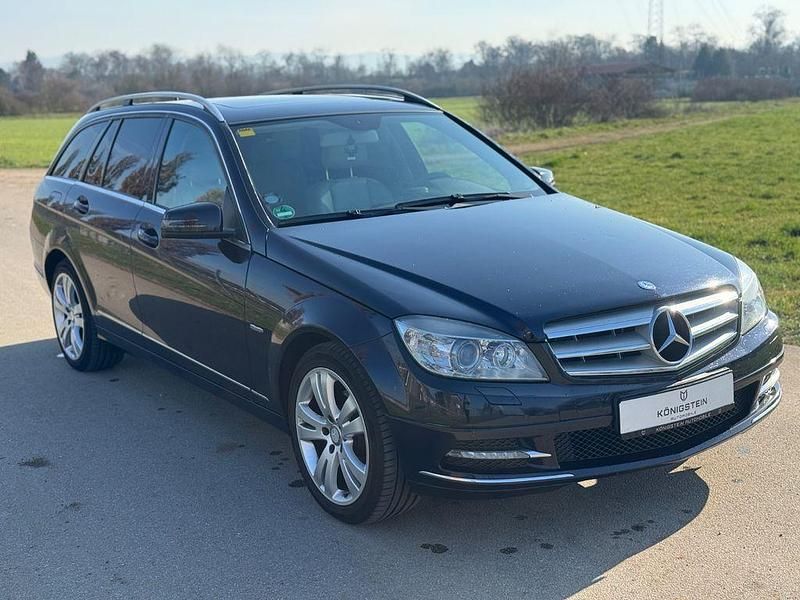 Gebraucht Mercedes C180 156 PS (114 kW) 2010 Blau Kombi