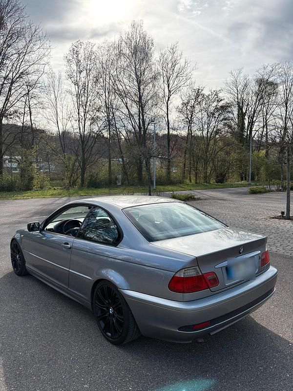 Gebraucht BMW 320 150 PS (110 kW) 2004 Grau Coupé