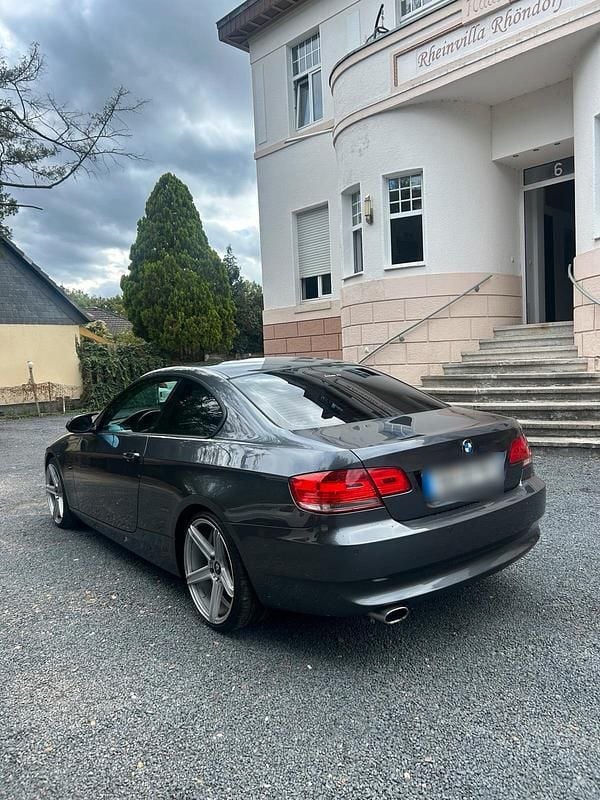 Grau Gebraucht 2008 BMW 320 Coupé | 5.190 € (Guter Preis) - Bild 1/4