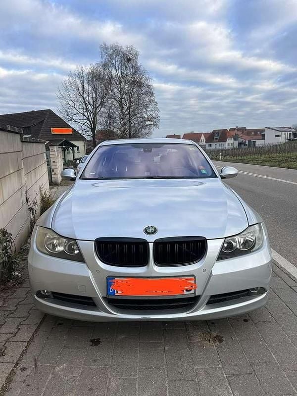 Gebraucht BMW 325 218 PS (160 kW) 2005 Silber Limousine