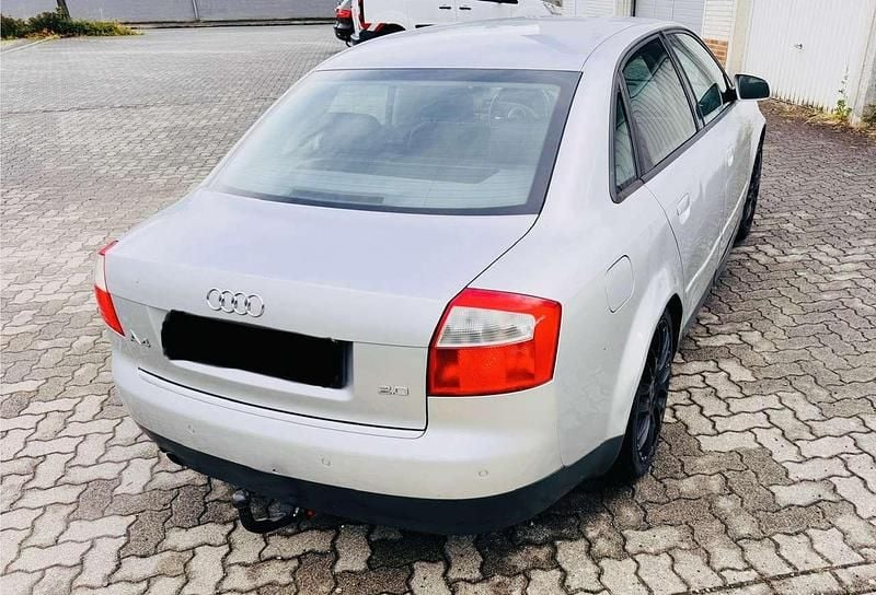 Second-hand Audi A4 131 CP (96 kW) 2003 Gri Berlinǎ