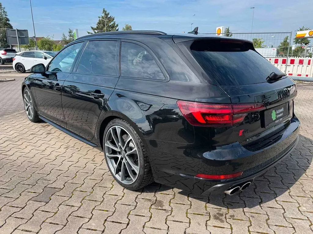 Gebraucht Audi S4 Sport 354 PS (260 kW) 2018 Mythosschwarz metallic Kombi