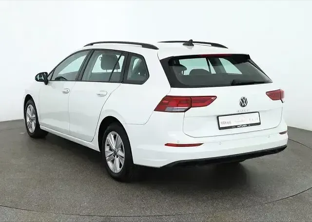 Second-hand VW Golf VIII Life 116 CP (85 kW) 2023 Alb Break
