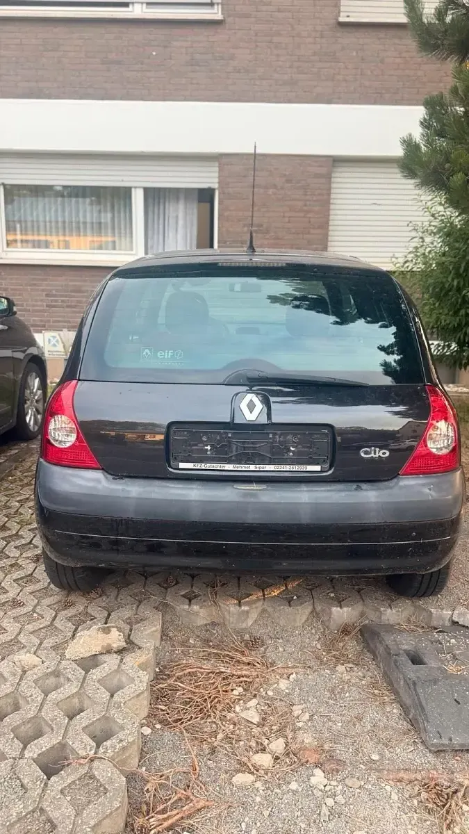 Gebraucht Renault Clio II 75 PS (55 kW) 2003 Schwarz Kleinwagen
