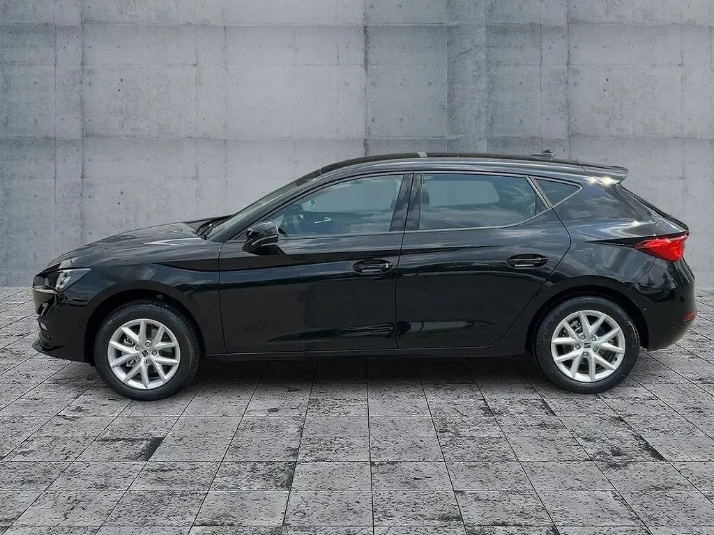 Neu Seat Leon 150 PS (110 kW) 2026 Schwarz Limousine