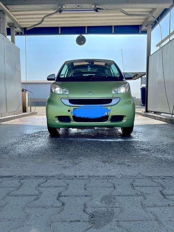 Grün Gebraucht 2011 Smart ForTwo Coupé Passion Kleinwagen | 4.500 € (Fairer Preis) - Bild 1/4