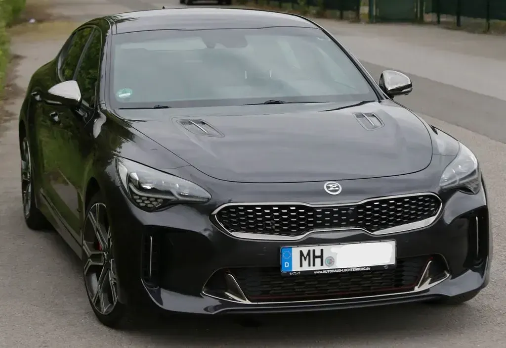 Gebraucht Kia Stinger GT 366 PS (269 kW) 2019 Schwarz Kleinwagen