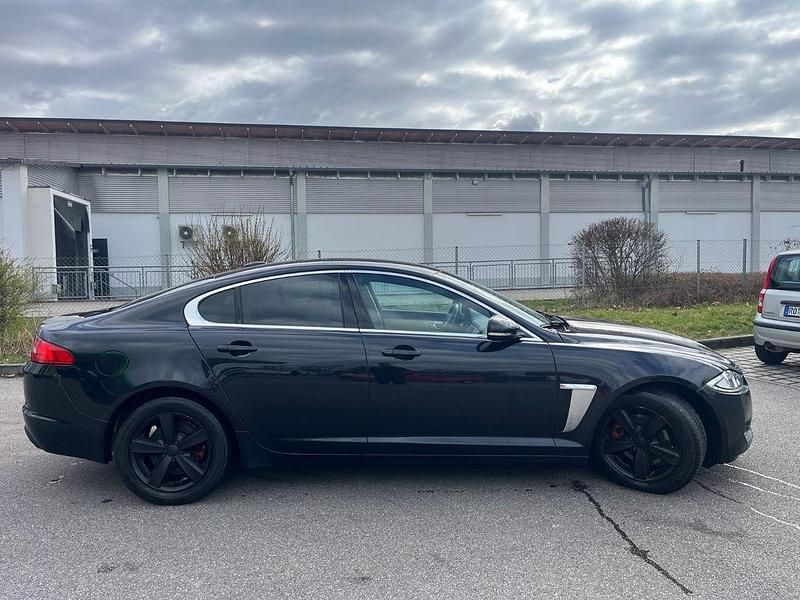 Gebraucht Jaguar XF 190 PS (139 kW) 2011 Schwarz Limousine
