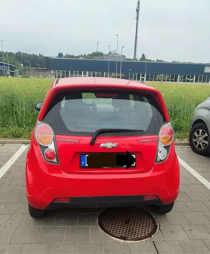 Second-hand Chevrolet Spark 68 CP (50 kW) 2011 Roșu Hatchback