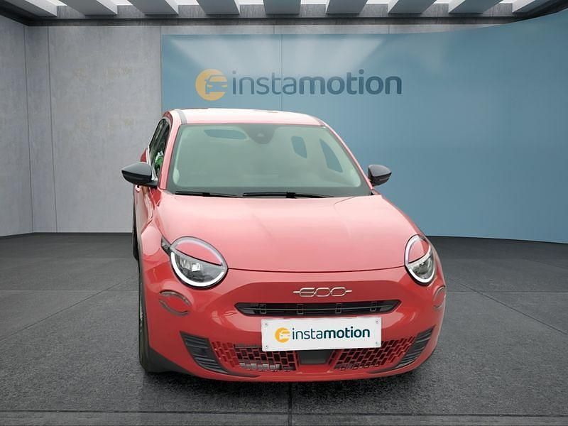 Gebraucht Fiat 600 101 PS (74 kW) 2025 Rot Kleinwagen