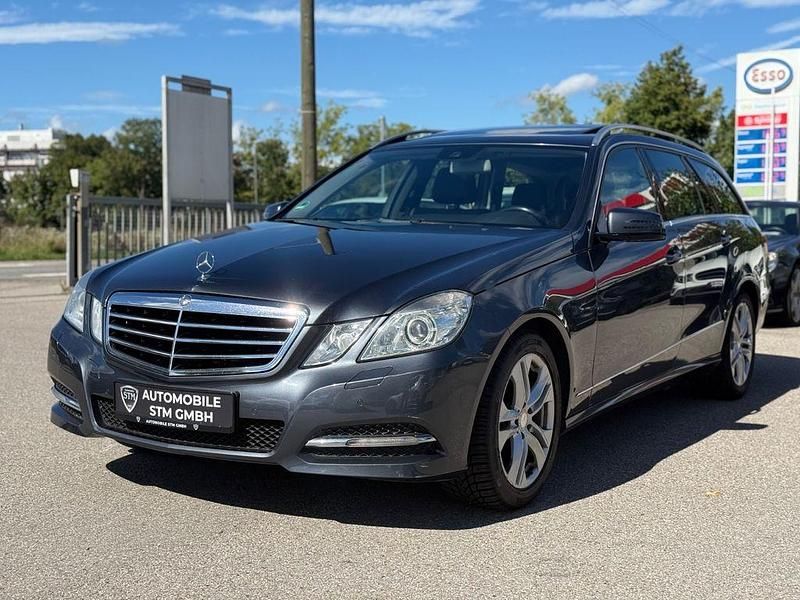 Grau Gebraucht 2011 Mercedes E200 Avantgarde Limousine | 6.900 € (Fairer Preis) - Bild 1/4