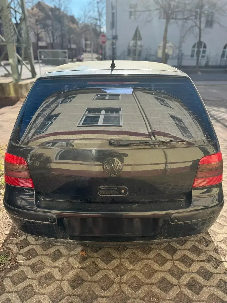 Gebraucht VW Golf IV 75 PS (55 kW) 2002 Schwarz Kleinwagen