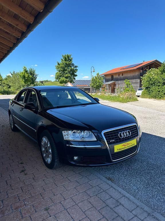 Blau Gebraucht 2006 Audi A8 Ambiente Limousine | 12.999 € (Teuer) - Bild 1/4