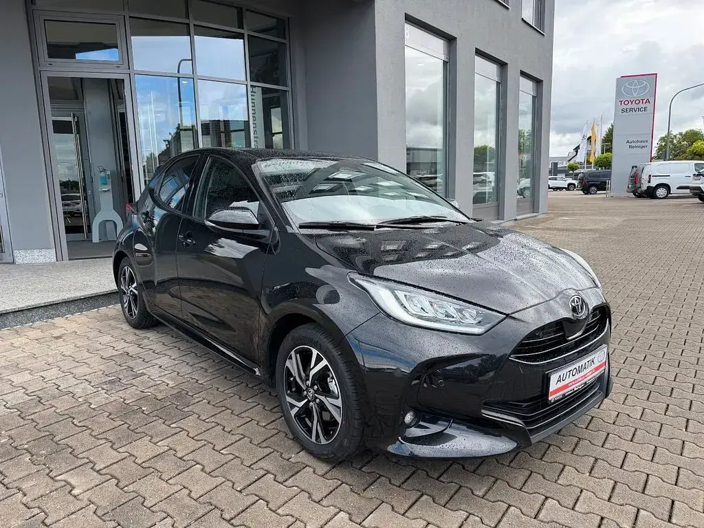 Gebraucht Toyota Yaris Style 116 PS (85 kW) 2025 Schwarz Kleinwagen